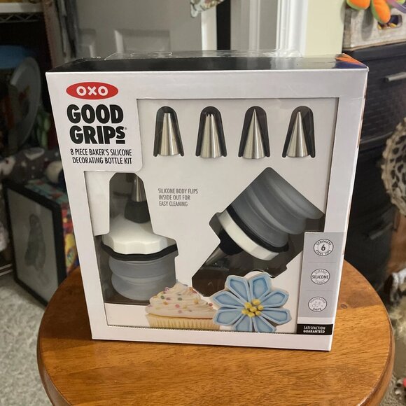 oxo Baker's 8 Piece Silicone Decorating Bottle Kit - NIB (SEALED) - Picture 3 of 5